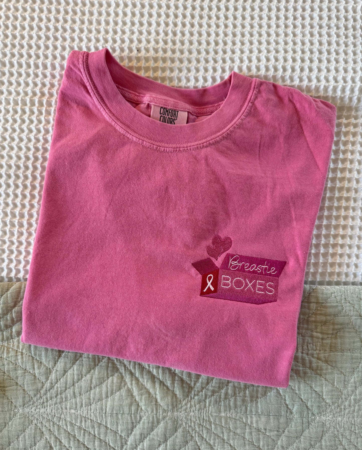 Breastie Boxes Logo